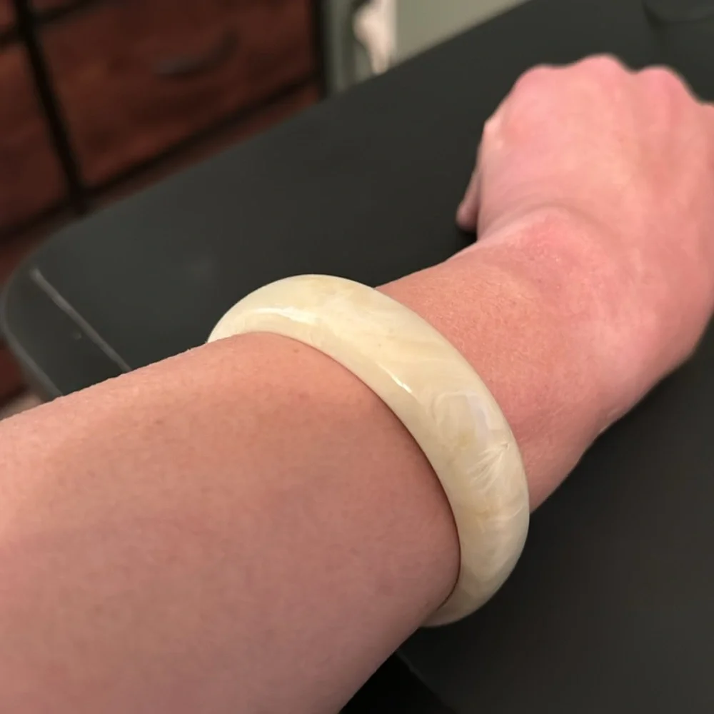 Vintage Plastic Bangle Bracelet, Cream, Marble, Swirl, Retro, Boho